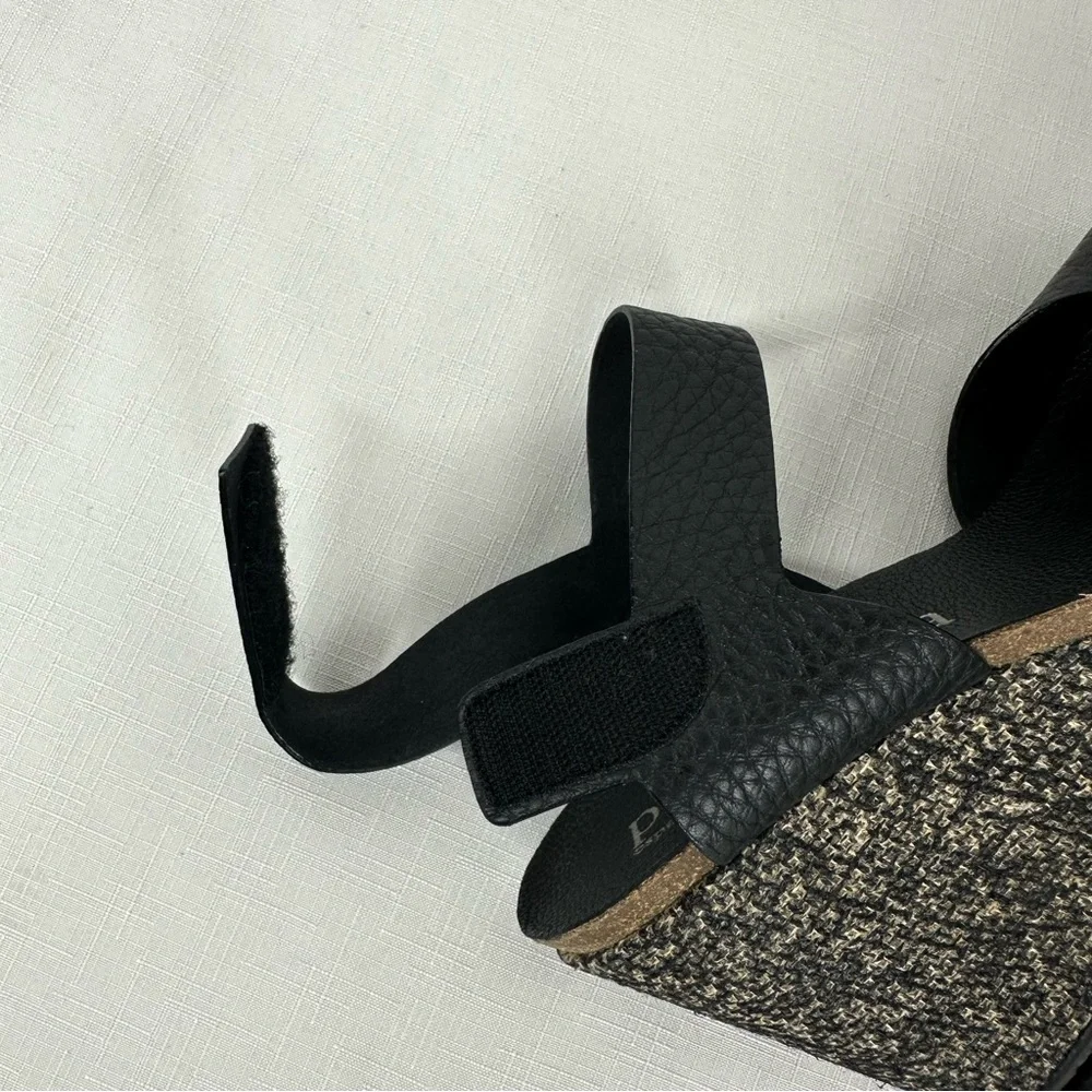 Pedro Garcia Women’s Size 40.5 / 10.5 Fiona Black Leather Platform Wedge Heels